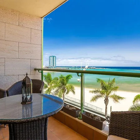 Sands- Seafront - Sea Views - Private Underground Parking Appartamento *