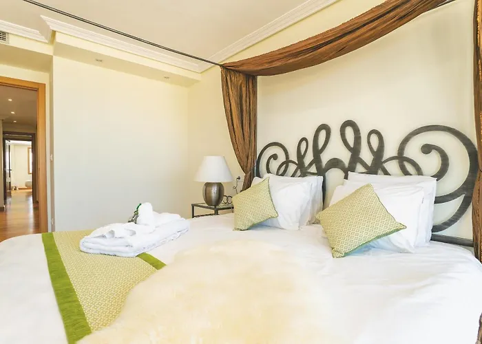 דירה Sands- Seafront - Sea Views - Private Underground Parking