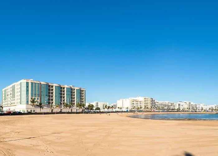 דירה Sands- Seafront - Sea Views - Private Underground Parking *