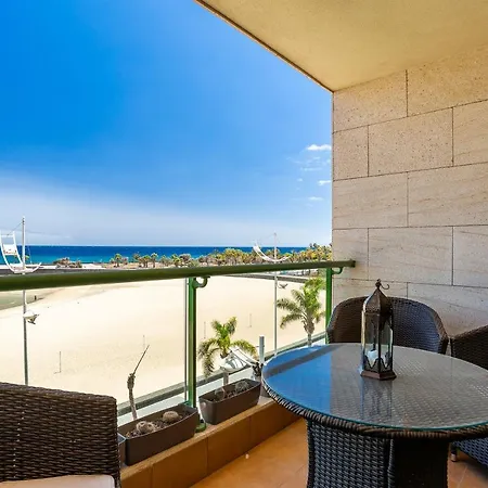 Apartment Sands- Seafront - Sea Views - Private Underground Parking