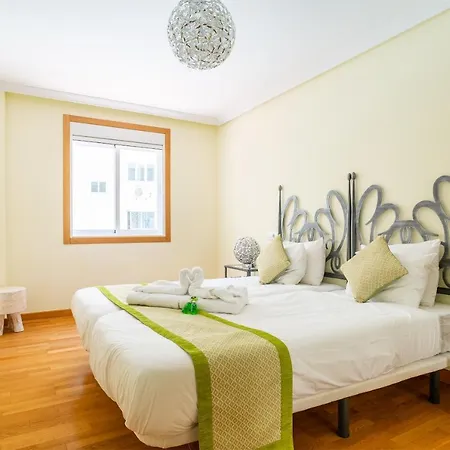 Sands- Seafront - Sea Views - Private Underground Parking Apartment