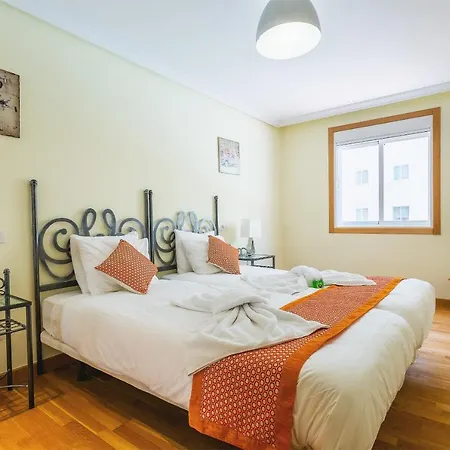 Sands- Seafront - Sea Views - Private Underground Parking Apartment *