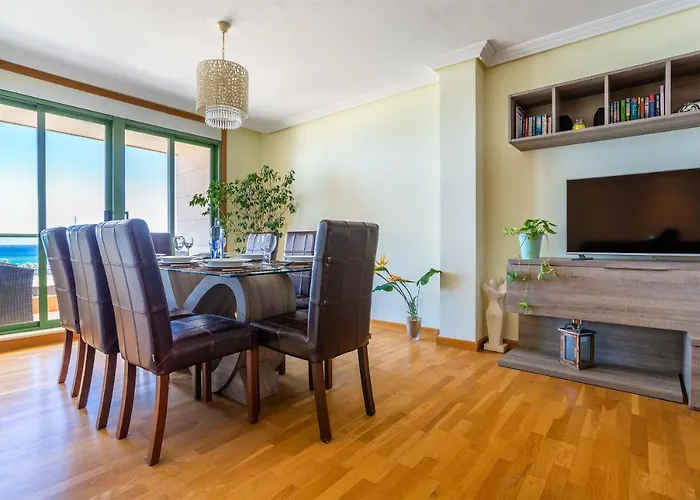 Sands- Seafront - Sea Views - Private Underground Parking Apartment *