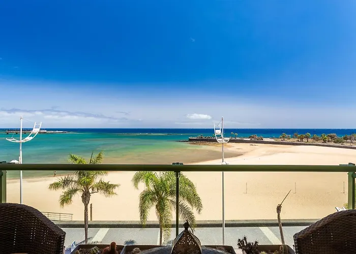 Sands- Seafront - Sea Views - Private Underground Parking Apartment