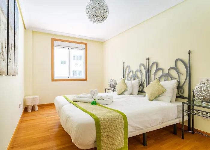 Sands- Seafront - Sea Views - Private Underground Parking Appartement