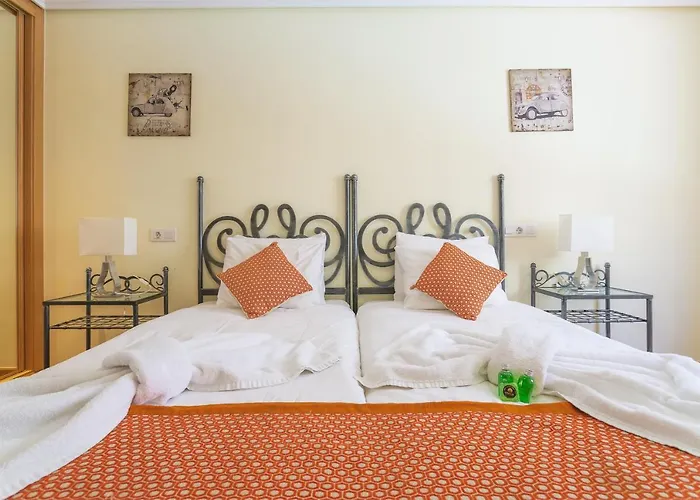 Sands- Seafront - Sea Views - Private Underground Parking Apartment