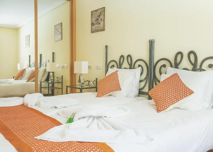 Sands- Seafront - Sea Views - Private Underground Parking Appartement *