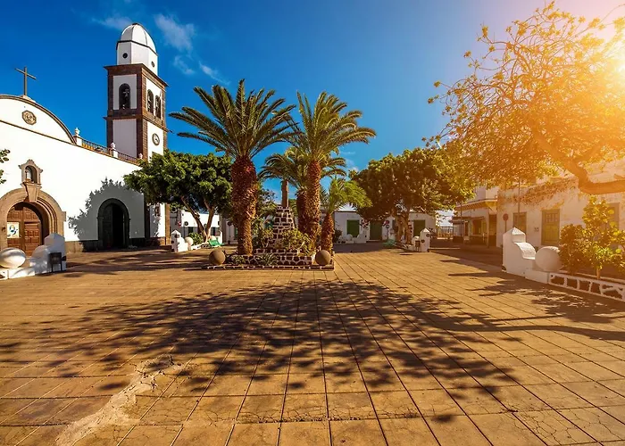 Sands- Seafront - Sea Views - Private Underground Parking Apartment