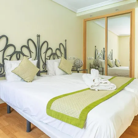 Sands- Seafront - Sea Views - Private Underground Parking * أرّاثيفي